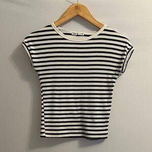 Zara Women's Navy and White Striped Tee